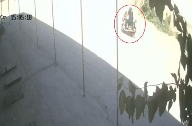 Motosikletlerin çarpıştığı kaza kamerada: 1’i ağır, 2 yaralı