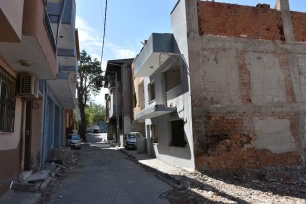 Tünel inşaatı nedeniyle tahliye ve yıkımlar, esnafın işlerini durma noktasına getirdi