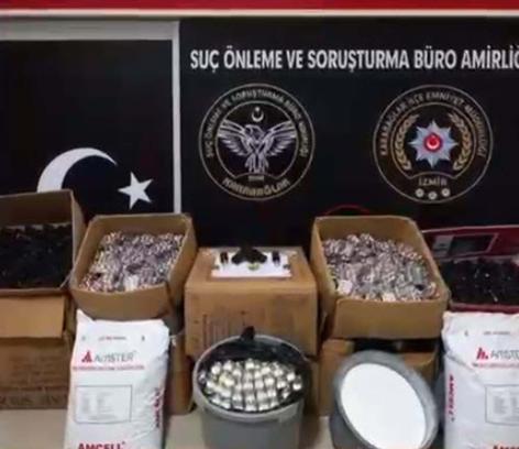 İzmir'de depoda 253 bin 926 sentetik hap ele geçirildi