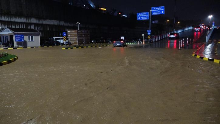 Trabzon'da sağanak