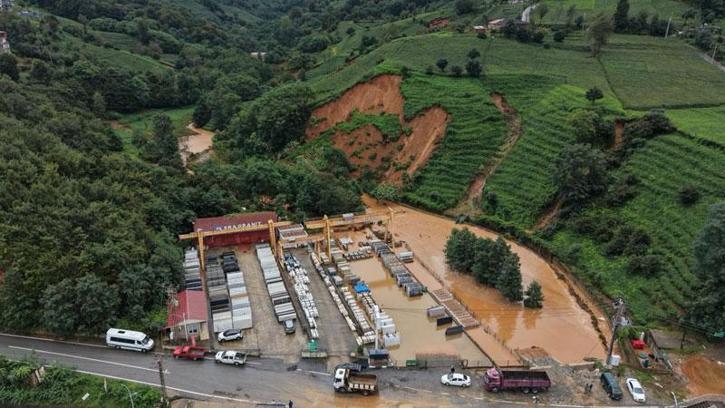 Rize’de sağanak, sel ve taşkınlara yol açtı