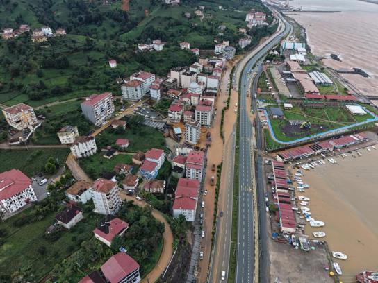 Rize’de sağanak, sel ve taşkınlara yol açtı