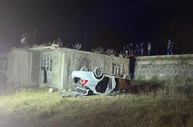 Şarampole devrilen otomobilin sürücüsü yaralandı