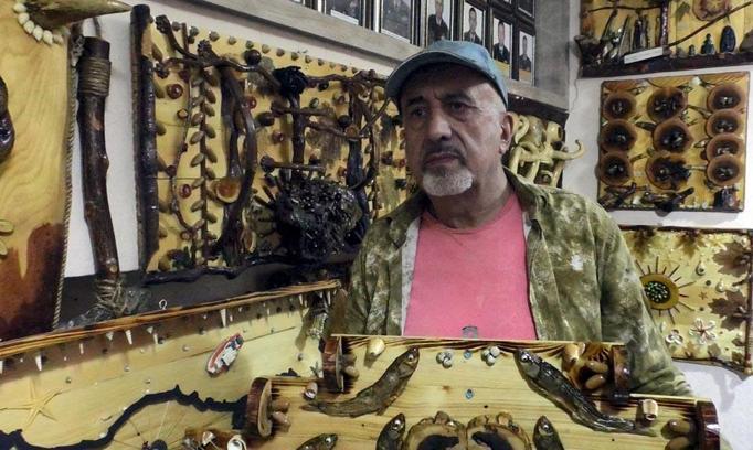 35 yıldır topladığı atıkları sanat eserine dönüştürüyor