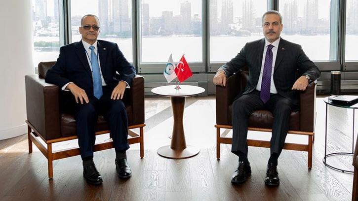 Bakan Fidan, İİT Genel Sekreteri Ahmed ile bir araya geldi