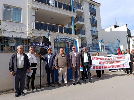 Edirne’de, Mora Katliamı’nın 205'inci yılında Yunanistan Konsolosluğu'na siyah çelenk