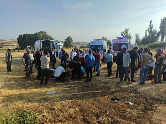 Diyarbakır’da devrilen otomobildeki 4’ü çocuk, 9 kişi yaralandı