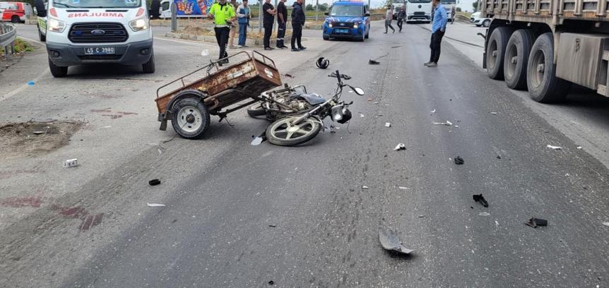 TIR ile çarpışan sepetli motosikletin sürücüsü öldü