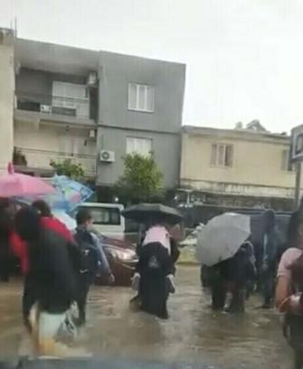 Aydın'da sağanak yağmur su baskınlarına neden oldu