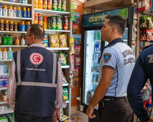 Kuşadası'nda ticari işletmeler denetlendi
