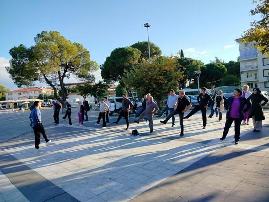 Kula'da 'Mahallemde Hareket Var' etkinliğiyle sağlıklı yaşam için hareket edildi