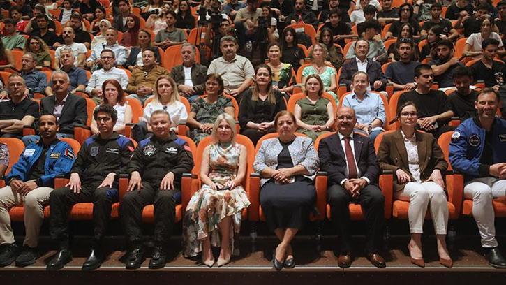 Uzaydan Antalya’ya; 11 astronot AÜ’de gençlerle buluştu