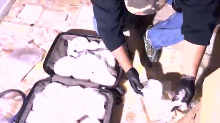 İzmir’de 32 kilo 450 gram metamfetamin ele geçirildi