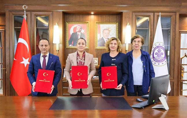 Yardımsevenler Derneği’nden eğitime destek