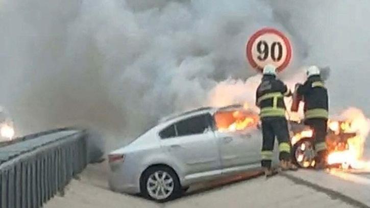Çanakkale’de otomobil alev alev yandı; o anlar kamerada