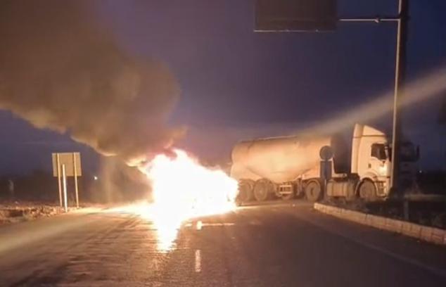 TIR ile çarpışan otomobil yandı: 1 yaralı