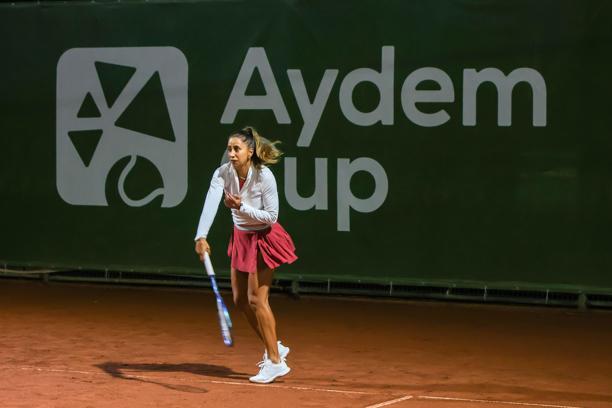 Milli tenisçi Çağla Büyükakçay’dan Aydem Cup’ta gösteri maçı