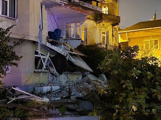 Zonguldak'ta yağış nedeniyle evin duvarı çöktü