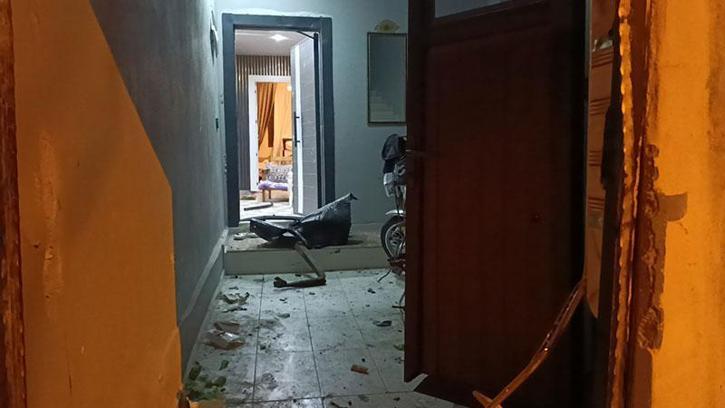 Adana’da bir eve el yapımı patlayıcı atıldı