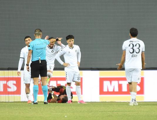 Altay evinde gülemedi