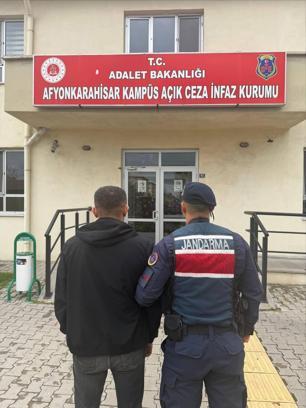 Aranan 42 kişi yakalandı