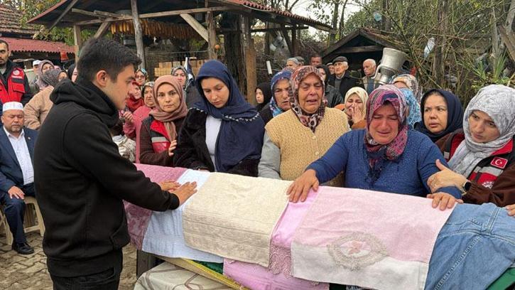 Maden ocağındaki grizu patlamasında ölen 2 işçi toprağa verildi