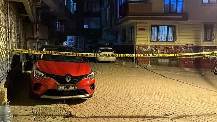 Zeytinburnu’nda iki grup arasında silahlı kavga; binalara ve iş yerine mermi isabet etti