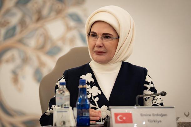 Emine Erdoğan, lider eşleriyle bir araya geldi