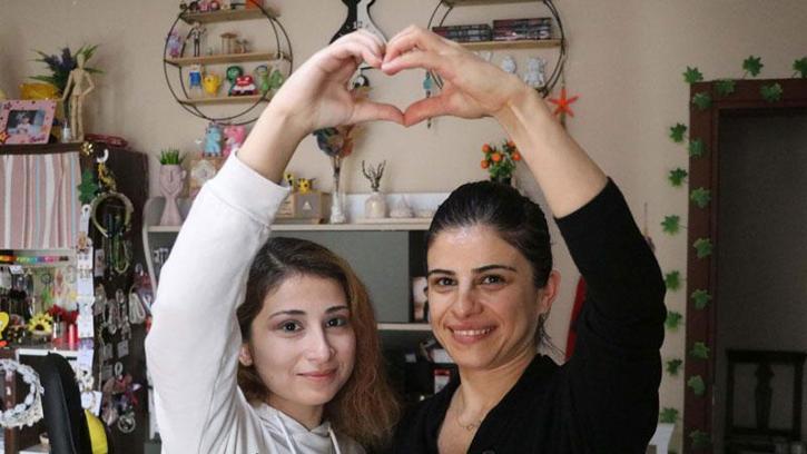 Doktorların 'sabaha çıkmaz' dediği Tuğba, resim ile hayatı tutunup lösemiyi yendi