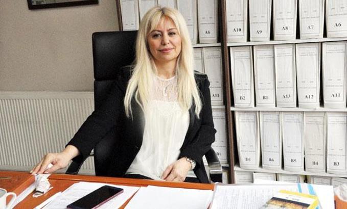 Karakoçan'ın ilk kadın noteri göreve başladı