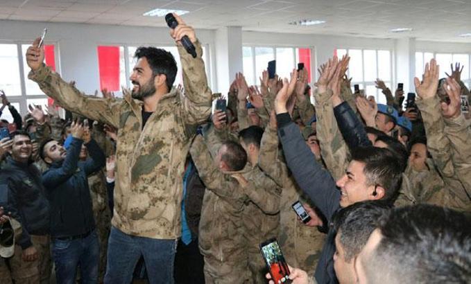 Yusuf Güney, Şanlıurfa’da Mehmetçiği coşturdu