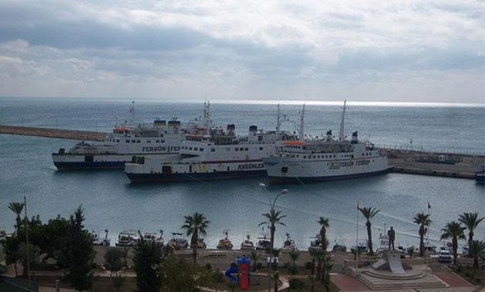 Fırtına uyarısı nedeniyle Taşucu-KKTC feribot ve gemi seferleri iptal edildi