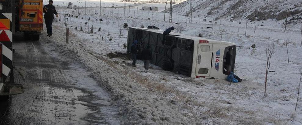 Konya'da otobüs şarampole devrildi: 38 yaralı