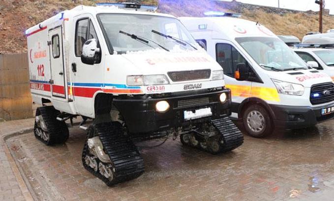 Şırnak'ta tam donanımlı paletli ambulanslar kışa hazır