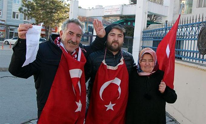 Oğlu ile Afrin'e gitmek için dilekçe verdi