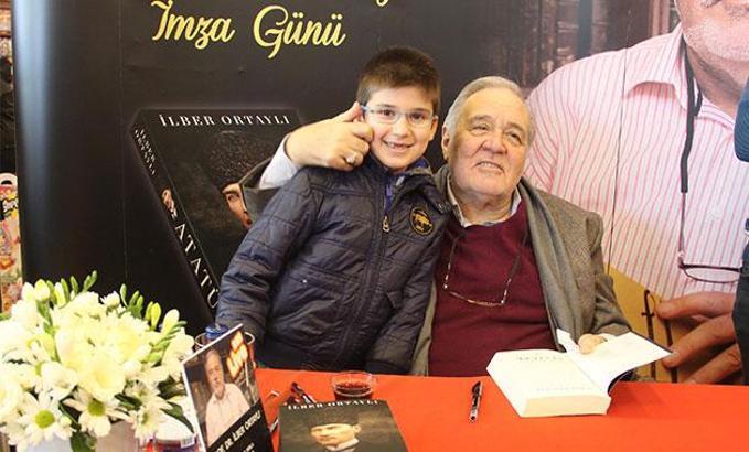 İlber Ortaylı, İzmir'de okurlarıyla buluştu