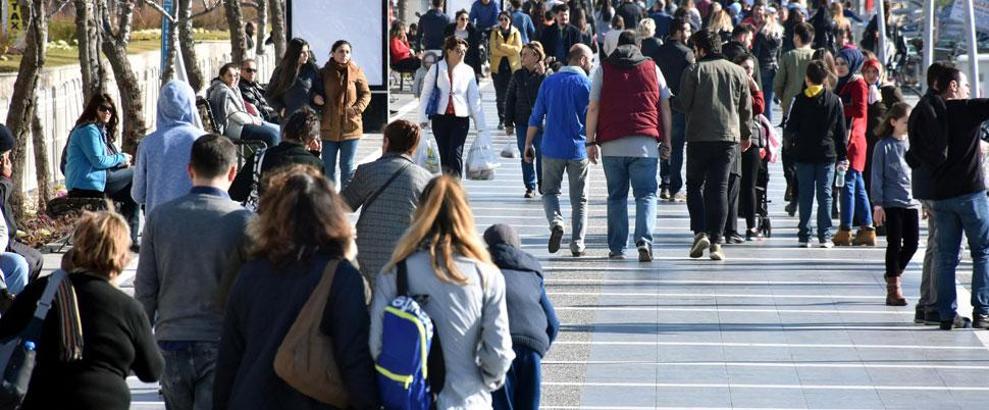 Marmaris'te, kış mevsiminde bahar havası