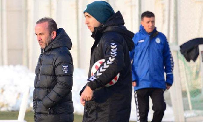 Mehmet Özdilek: "Galatasaray karşısında avantajlı bir skor almak istiyoruz"