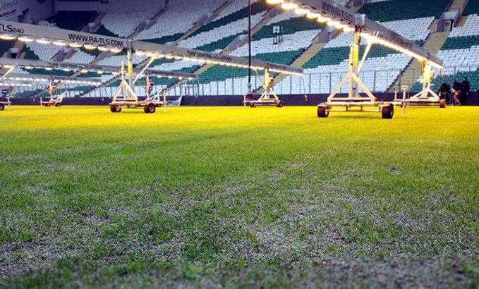 Bursaspor Kulüp Müdürü Erhan Başoğlu, Beşiktaş maçındaki bozuk zemine ilişkin eleştirilere cevap verdi