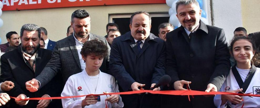 Esenyurt’ta Kapalı Spor Salonu ve Özel Eğitim Sınıfı açıldı