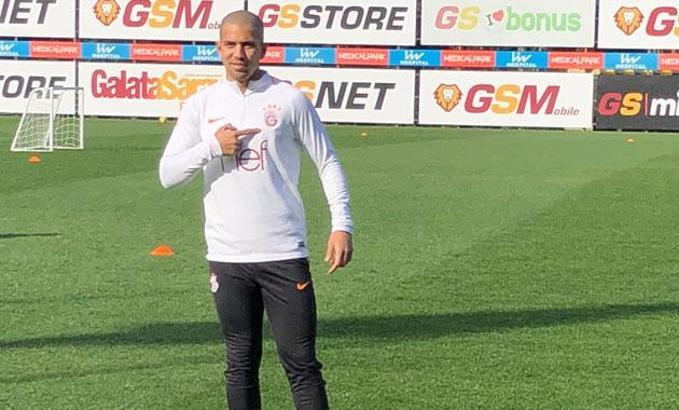 Galatasaray'ın Cezayirli futbolcusu Feghouli: "Rakiplerden çok kendimize bakmamız gerekiyor"