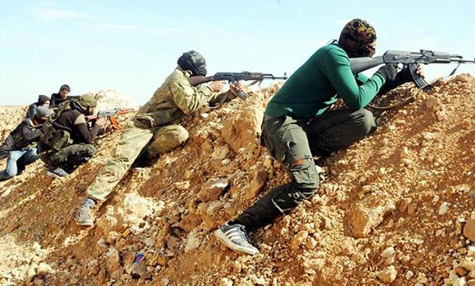 Menbiç sınırında da eller tetikte