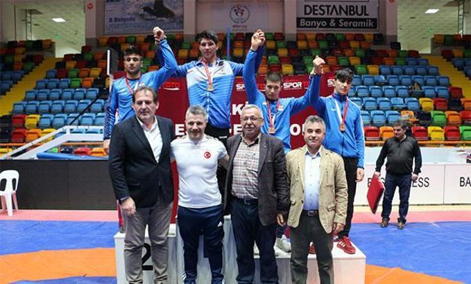 Yıldızlar Türkiye Grekoromen Güreş Şampiyonası devam ediyor