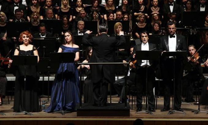 Mozart'ın Requiem'i ünlü koreografın anısına seslendirildi