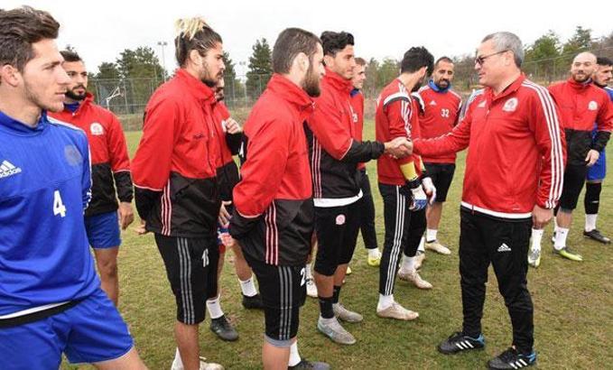 Batman Valisi, futbolcularla birlikte antrenman yapıp galibiyet istedi