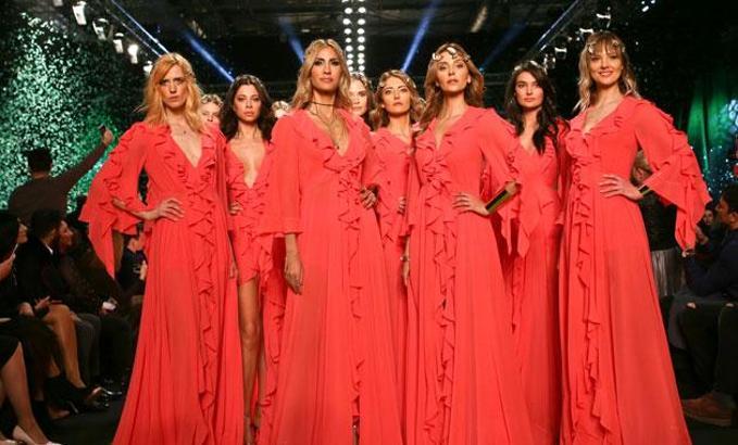 Türk mankenler, Bakü'de modanın ateşini yaktı