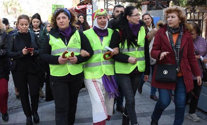 3 kadın, cinsel istismar ve şiddete dikkat çekmek için Ankara'ya yürüyor