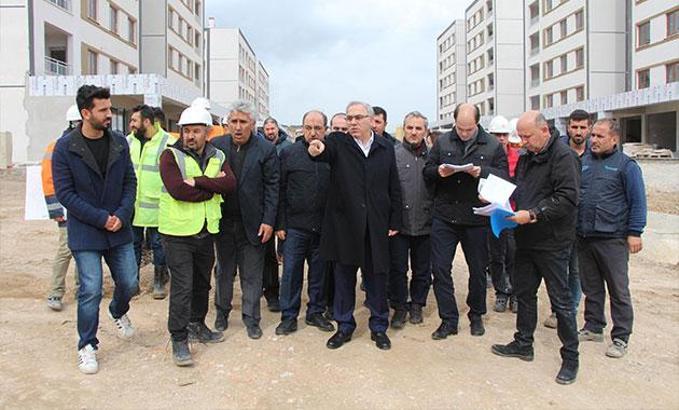 TOKİ Başkanı Turan, Manisa Akgedik'teki konutları inceledi