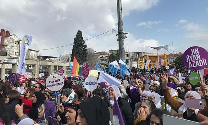 Bakırköy'de “8 Mart" mitingi yapıldı