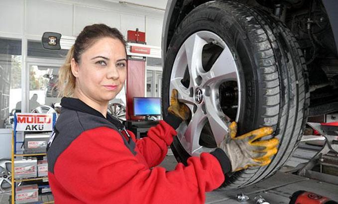 Aydın'ın 'Oto lastikçi kadın efe'si